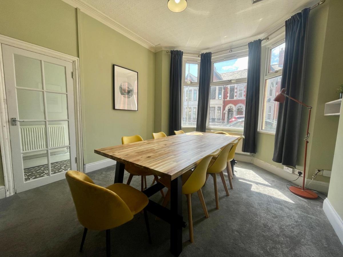 Edwardian City Centre House For Big Groups, Offroad Parking & Hot Tub! Cardiff Exterior foto