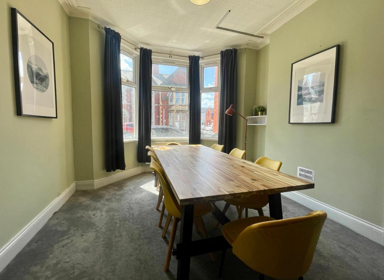Edwardian City Centre House For Big Groups, Offroad Parking & Hot Tub! Cardiff Exterior foto